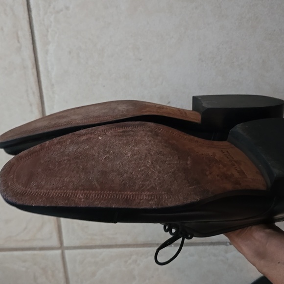 Johnston & Murphy Black dress shoes. Size 12 - Picture 3 of 3